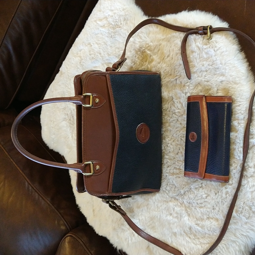 VGUC. Vintage leather Dooney & Bourke crossbody bag.  (wallet sold separately.)